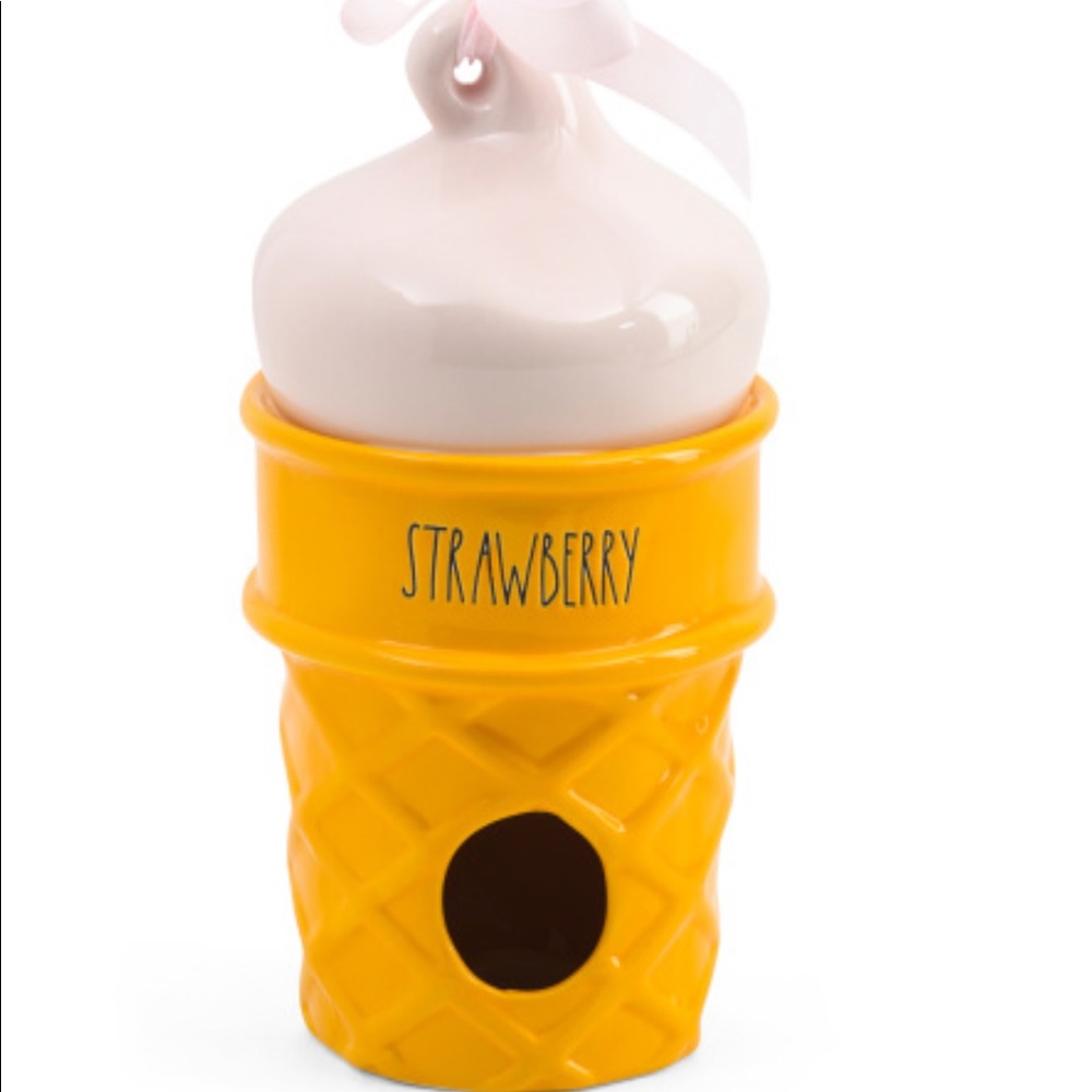 NEW IN BOX! Rae Dunn Strawberry bird house